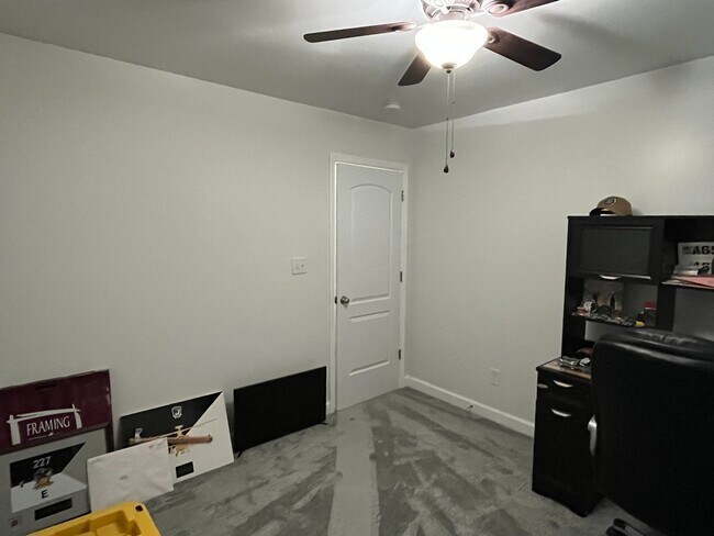 Building Photo - Spacious 3 Bed, 2 Bath Home in Westgate