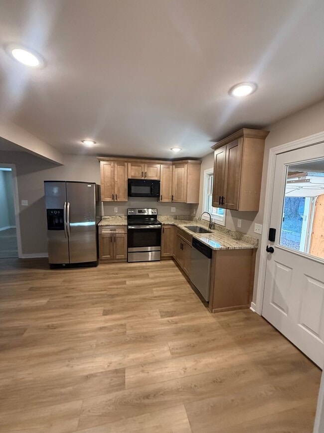 Building Photo - 2303 Circle