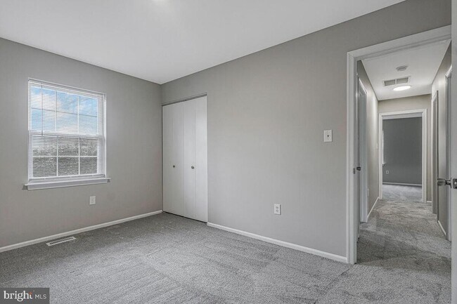 Building Photo - 5204 Flounder Ct W