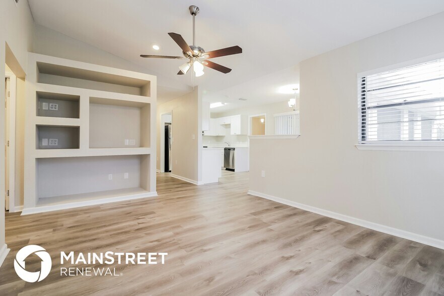 Building Photo - 1421 W Orion Cir