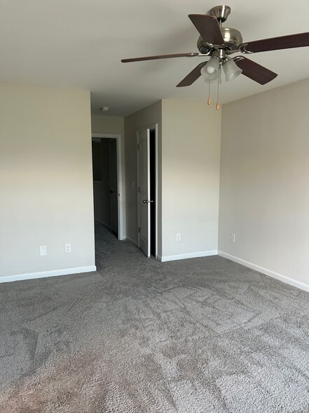 Master bedroom - 191 Silver Run Pl
