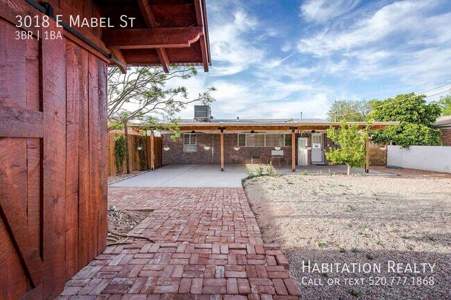 Building Photo - 3018 E Mabel St