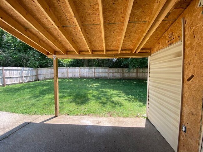 Building Photo - Beautiful Renovated House in North Nashville - Fenced in Yard!