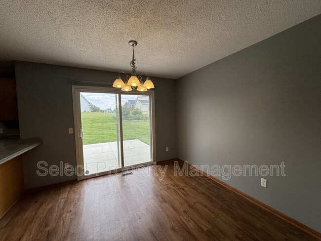 Building Photo - 627 Benderlock Way
