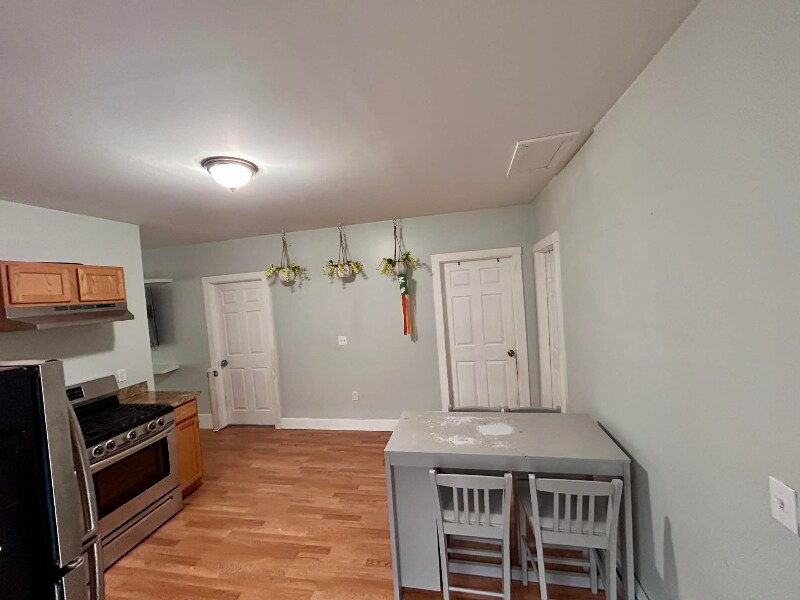 Building Photo - 219 Perkins St