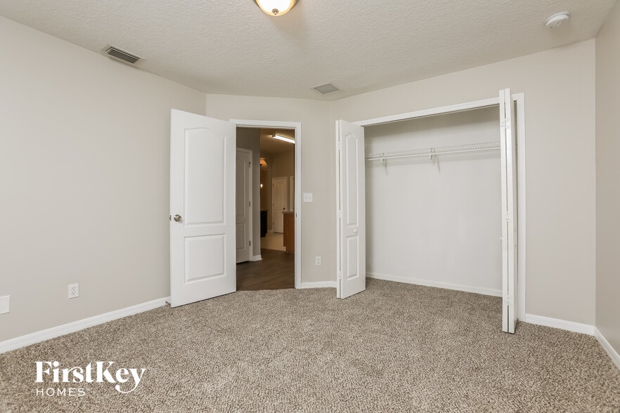 Building Photo - 34333 Shadewood Cir