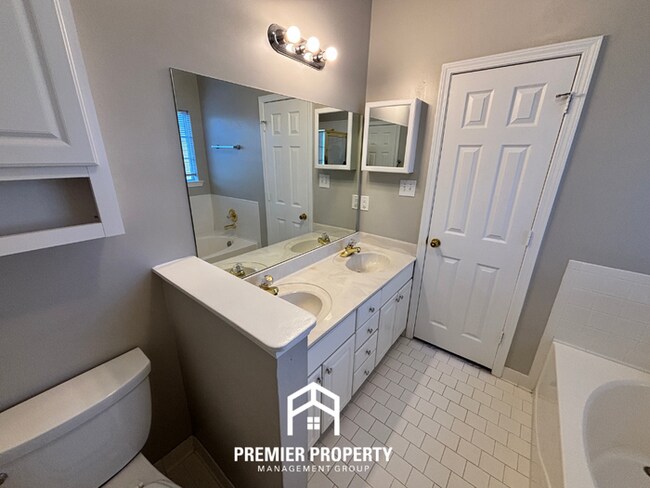 Building Photo - 416 Chadwick Cir