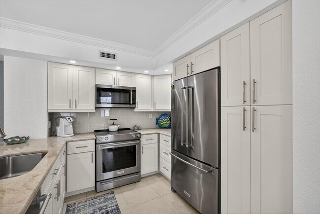 Building Photo - 1801 N Flagler Dr