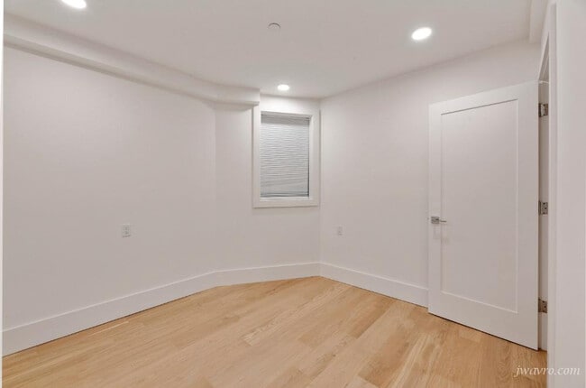 Building Photo - 422 Cole St