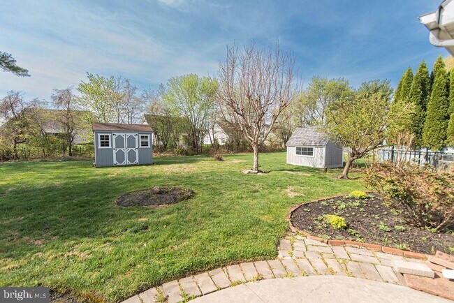 Building Photo - 239 Oakridge Dr