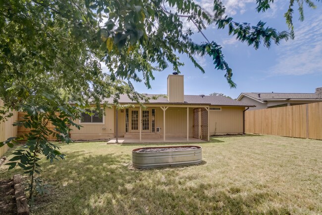 Building Photo - 606 Splitrock