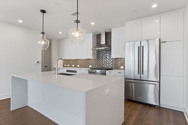 Building Photo - 2 Bed 2 Bath Apartment in West Midtown!