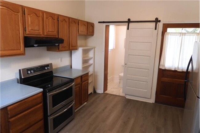 Building Photo - 203 Boone St