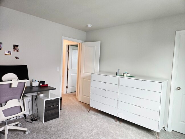 Building Photo - 1747 Goldenrod Turn