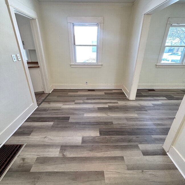 Building Photo - 329 Fenton St