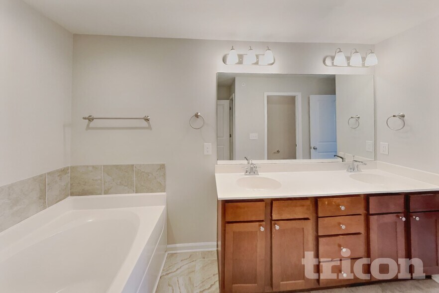 Building Photo - 309 Woodfern Ct