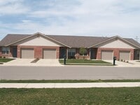 Building Photo - 2271 Shamrock Ln