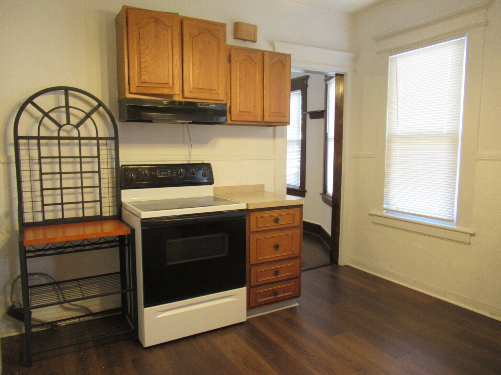 Building Photo - 55 Eaton St