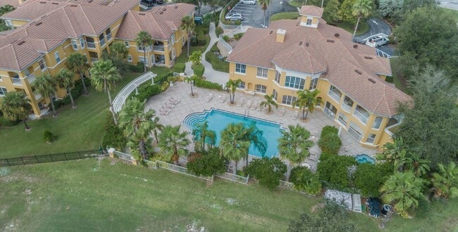 Building Photo - 5080 Fairways Cir
