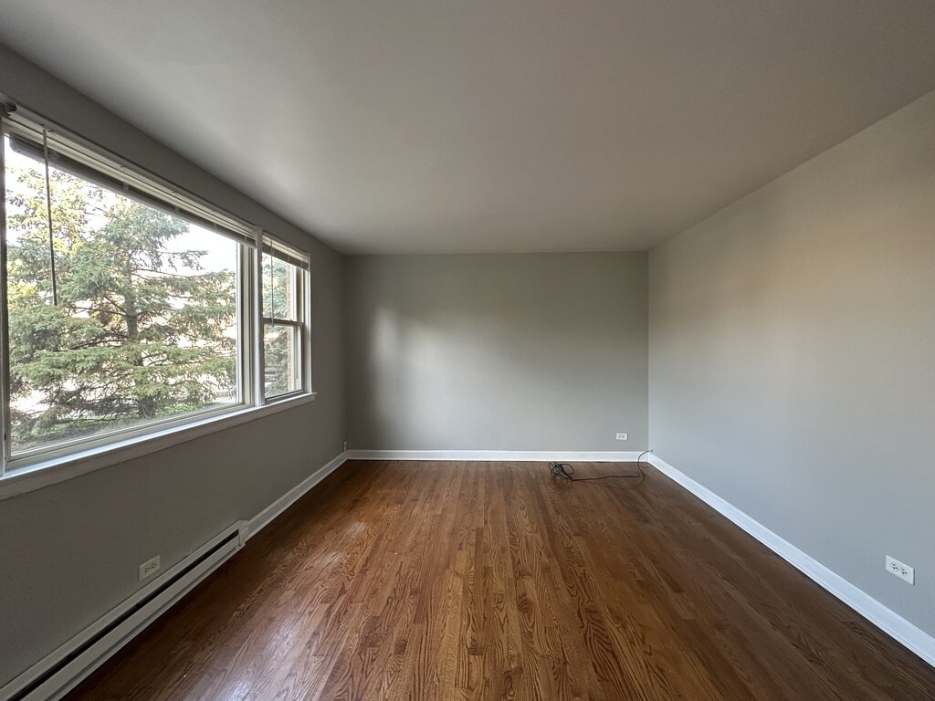 Building Photo - 7626.5 N Milwaukee Ave