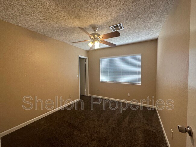 Building Photo - 5028 N 102nd Ave