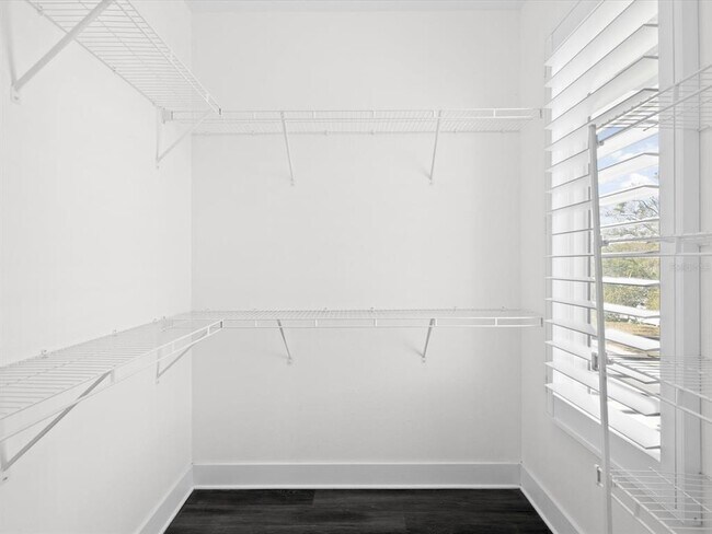 Building Photo - 5002 W Idaho St