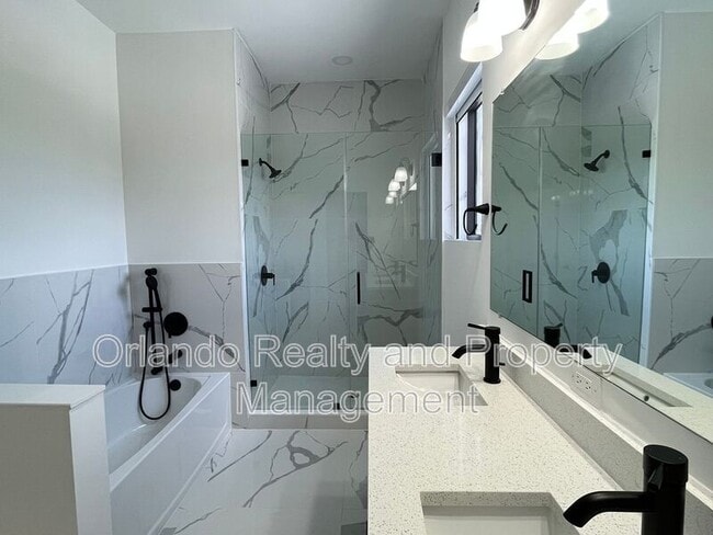 Building Photo - 6201 Chorus Dr