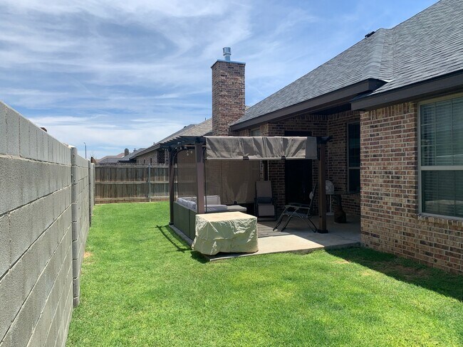 Building Photo - 1215 Desert Rose Dr