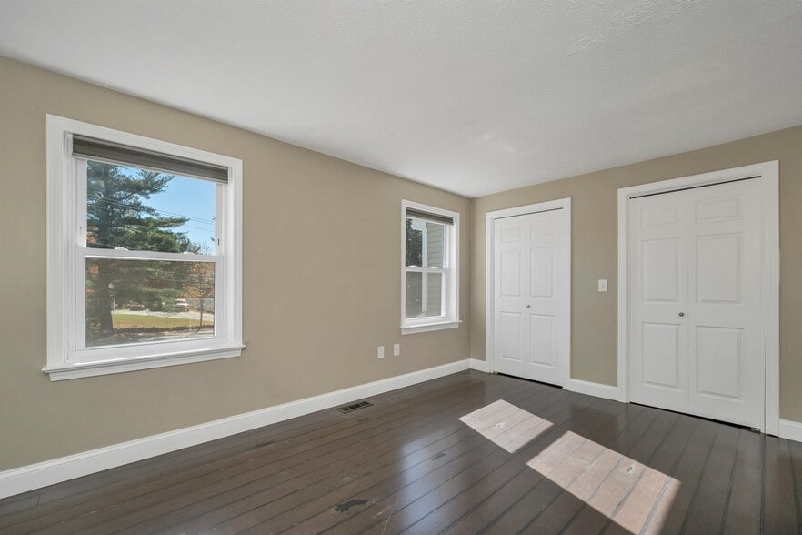 Building Photo - 32 Cadogan Way