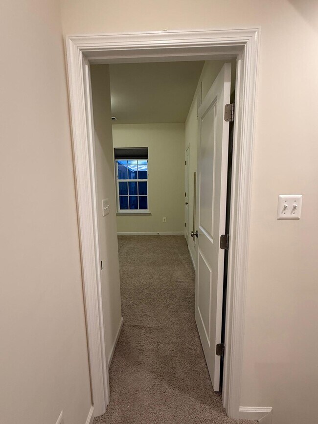 Building Photo - 23910 Catawba Hill Dr