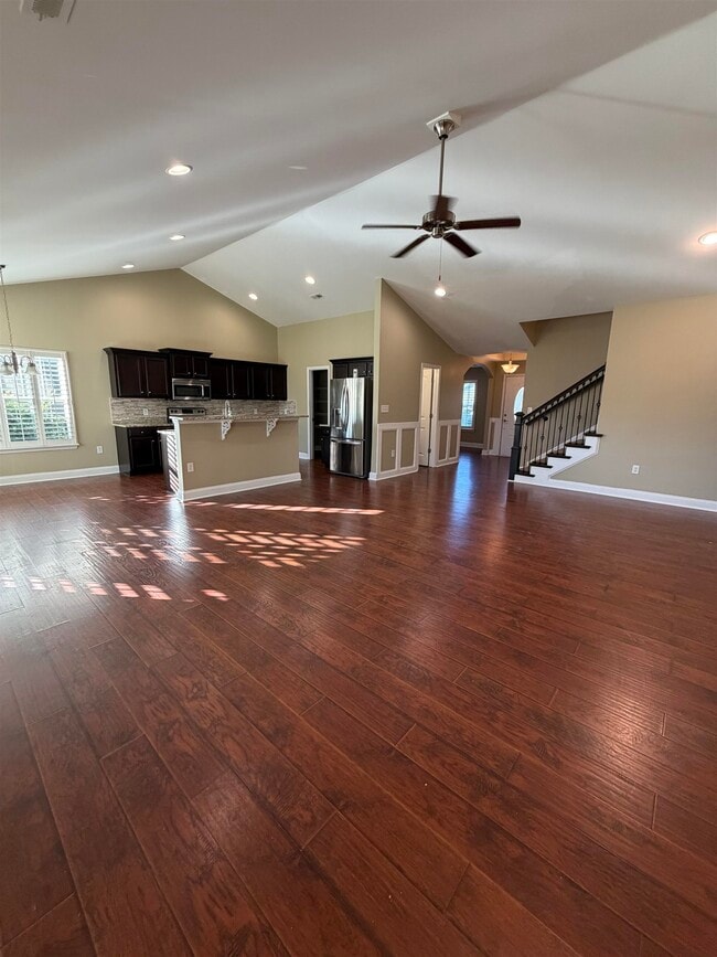 Building Photo - 619 Uniola Dr