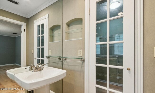 Building Photo - 7252 Holiday Hill Ct