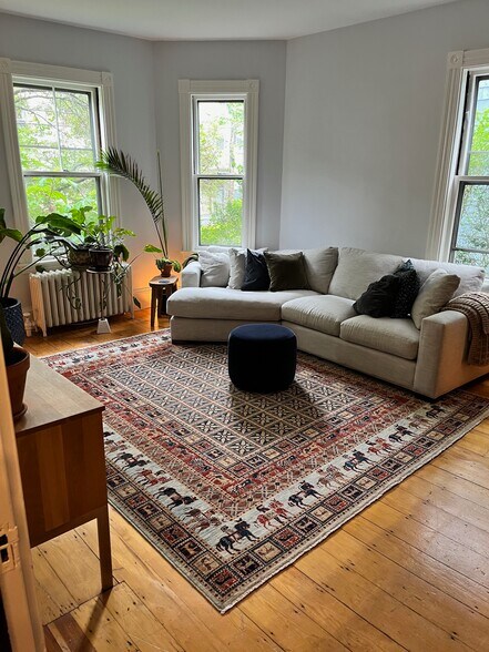 Building Photo - 119 Antrim St