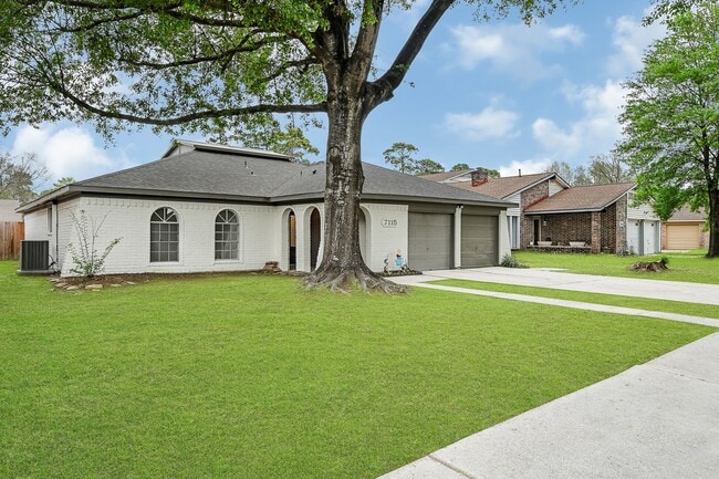 Building Photo - 7115 Foxway Ln