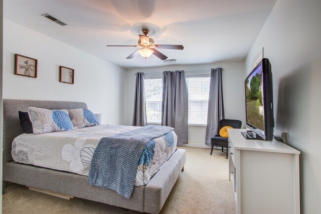 Building Photo - 9624 Scarborough court