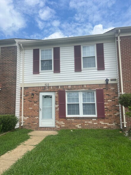 Building Photo - 522 Hollomon Dr