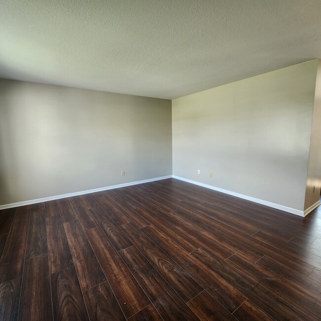 Building Photo - 1527 Flint Lock Ln