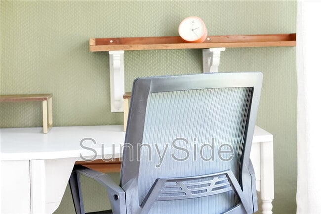 Building Photo - 42 Nottingham Way