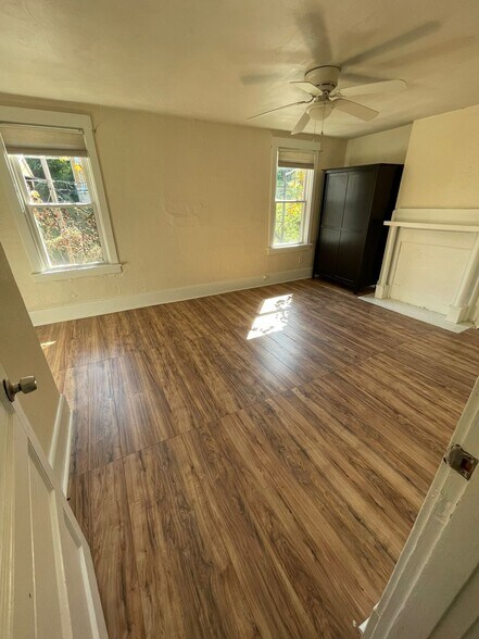 Building Photo - 1528 Methyl St
