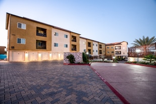 Building Photo - 2291 Dunlop St