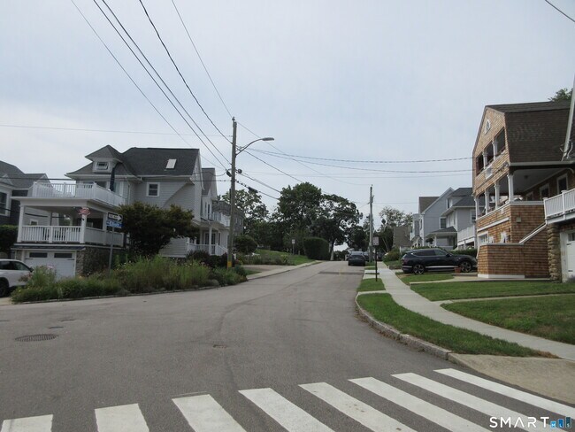 Building Photo - 10 Elliott Ave