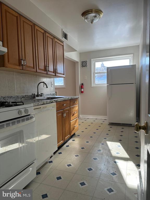 Building Photo - 1961 Carter Rd