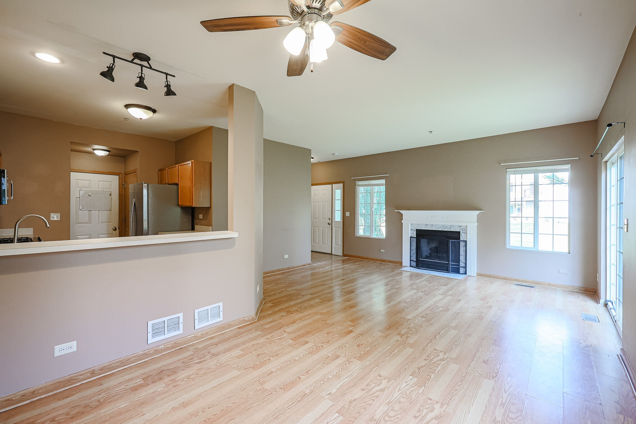 Building Photo - 607 Fox Ridge Dr