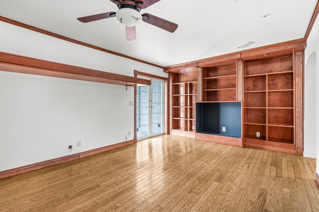 Building Photo - 1775 SW 8th St
