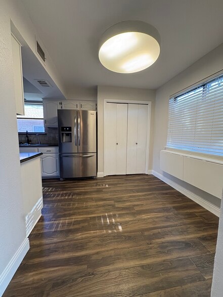 Building Photo - 1822 Juniper Ln