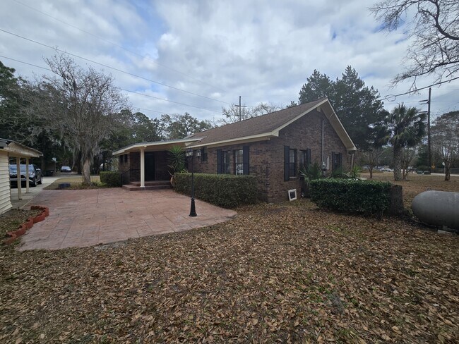 Building Photo - 1307 Point Peter Rd