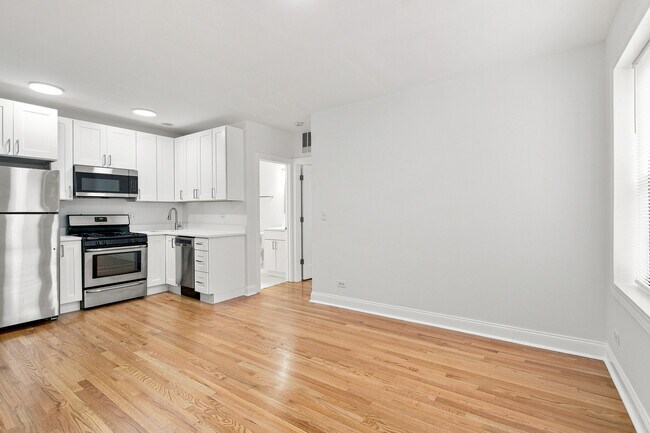 Building Photo - 3731 N Elston Ave