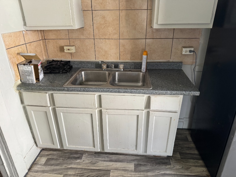 Building Photo - 11907 Continental Ave