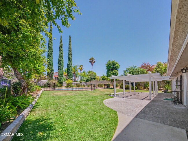 Building Photo - 22777 Brenford St
