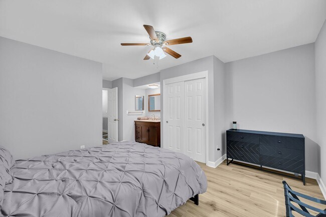 Building Photo - 290 Appleby Dr